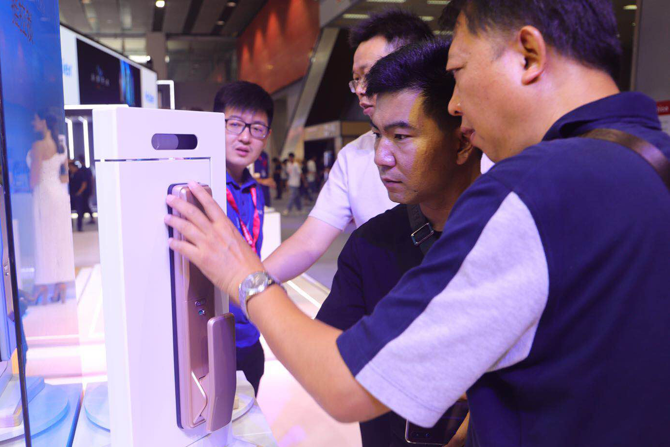 飞利浦智能锁“抢镜”建博会，新品首秀，惊艳广州