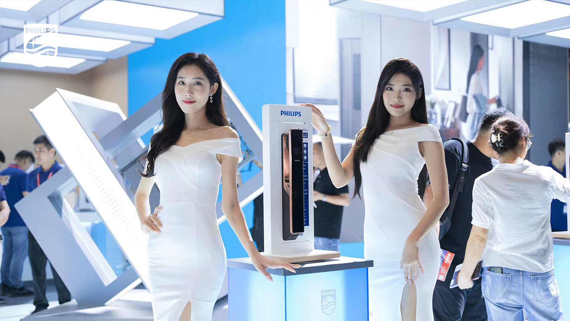 飞利浦智能锁惊艳出圈广州建博会，掌静脉新品首秀即C位