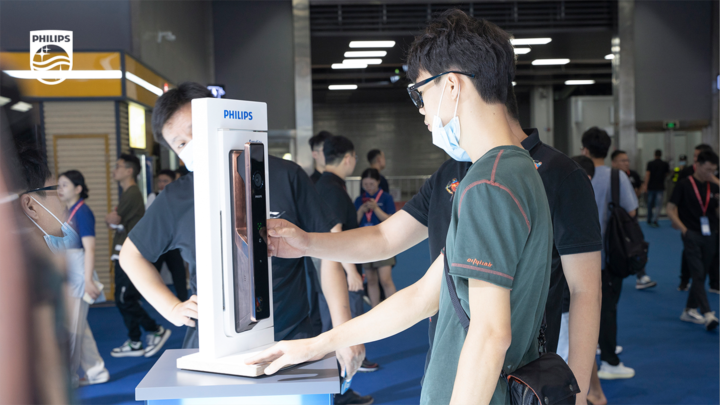 飞利浦智能锁惊艳出圈广州建博会，掌静脉新品首秀即C位